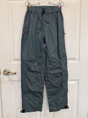 MEC Rain Pants rip stop nylon elastic waist zip on leg side seams snap at bottom